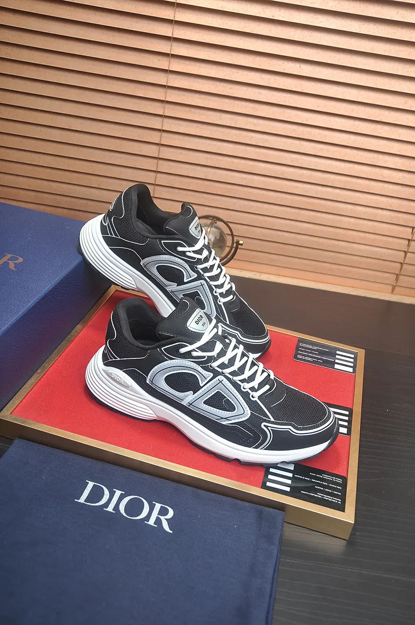 Men's men's shoes 💰: 500💶 (top original order) Brand: Dior (Dior) Standard code: Men's code 38-44 (45 customized) Grade: Same as the official website Material: Top original cowhide spliced ​​together Original wear-resistant and lightweight outsole Style category: Fashionable casual shoes Distinguished luxury brand elements top luxury Color: Actual picture color